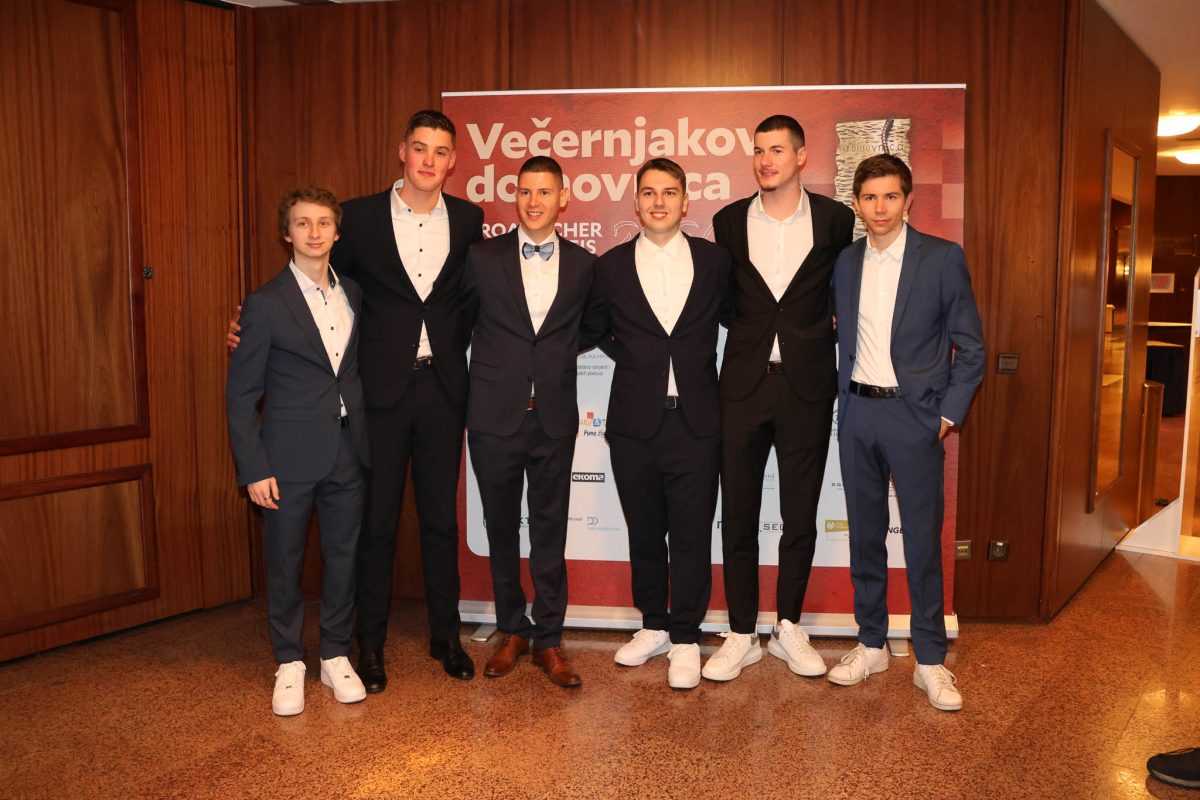 OSJETILA SE SNAGA ISELJENIŠTVA: Zlatko Dalić i Andrej Kramarić među brojnim poznatim osobama na Večernjakovoj domovnici