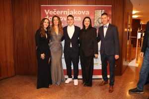 OSJETILA SE SNAGA ISELJENIŠTVA: Zlatko Dalić i Andrej Kramarić među brojnim poznatim osobama na Večernjakovoj domovnici