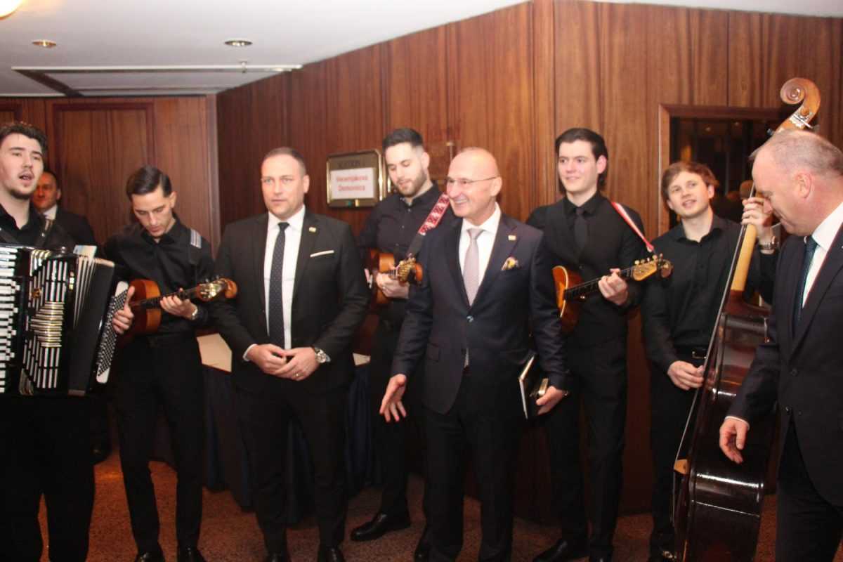 GLAMUR VEČERNJAKOVE DOMOVNICE 2026.: U Bad Homburgu se okupilo oko 400 Hrvata iz cijeloga svijeta