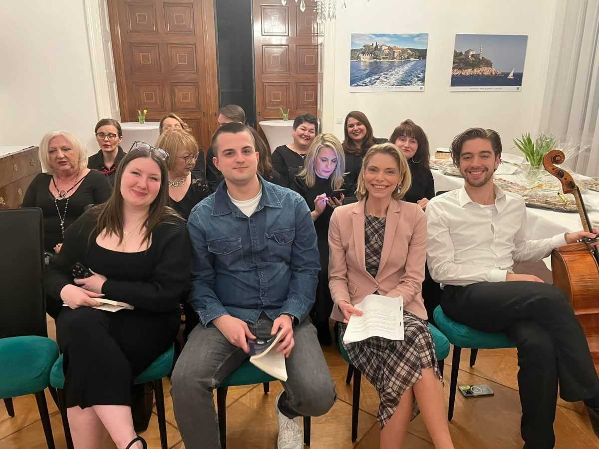 "KAD OLOVKA PIŠE SRCEM": Dan žena u Veleposlanstvu RH u Berlinu obilježen književno-glazbenom večeri