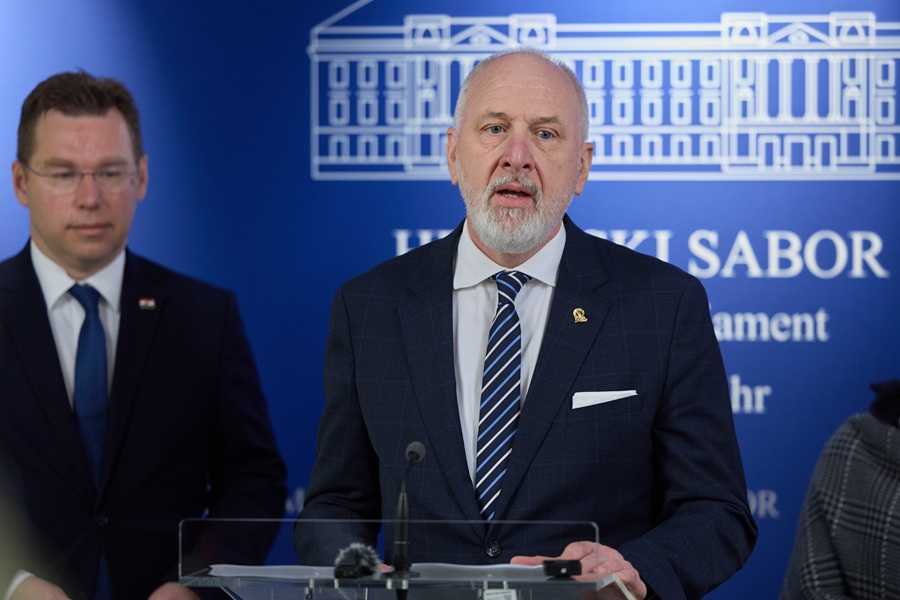 Andro Krstulović Opara