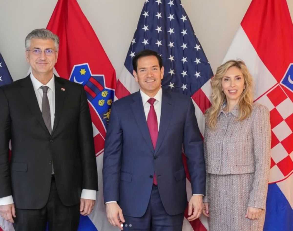 AMERIČKA VELEPOSLANICA: Slijedi "zlatno doba" u odnosima SAD-a i Hrvatske AMERIČKA VELEPOSLANICA: Slijedi "zlatno doba" u odnosima SAD-a i Hrvatske