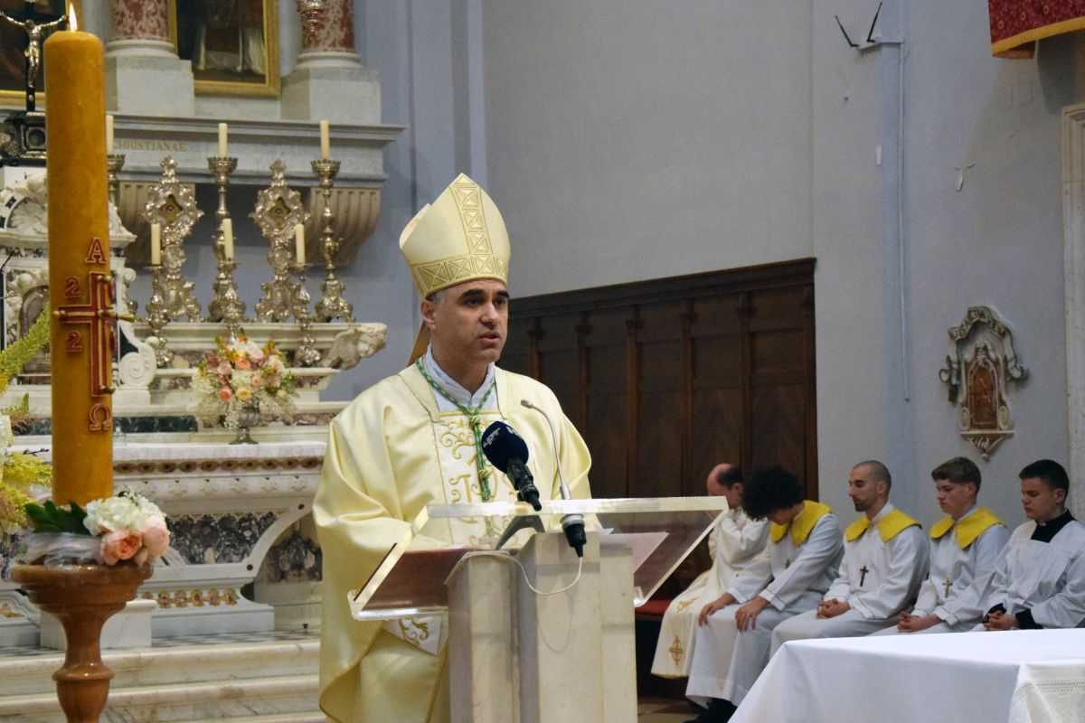 SNAŽNE PORUKE: Uskrsne mise održane širom regije, pozivi na mir, dostojanstvo i borbu protiv nasilja