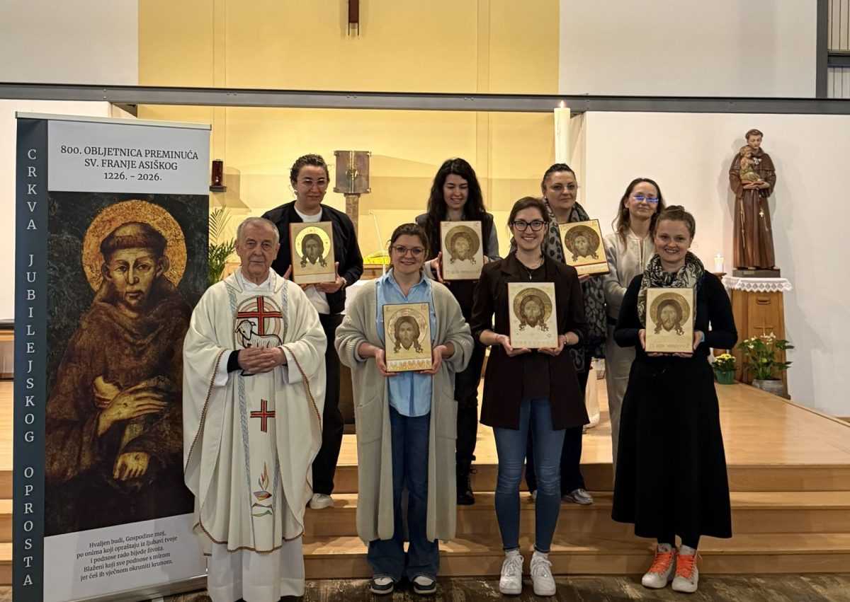 Blagoslovljene ikone u HKŽ München / Foto: Fenix (FJZ)