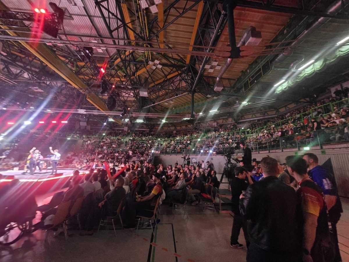 MOĆNA IZVEDBA U NJEMAČKOJ: Stijepo Gleđ Markos dobio ovacije na East vs West 23
