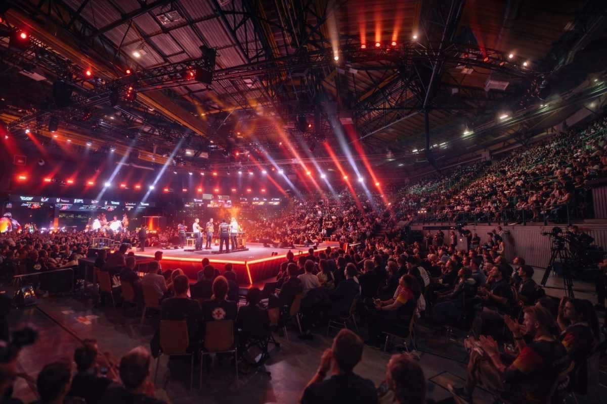 MOĆNA IZVEDBA U NJEMAČKOJ: Stijepo Gleđ Markos dobio ovacije na East vs West 23