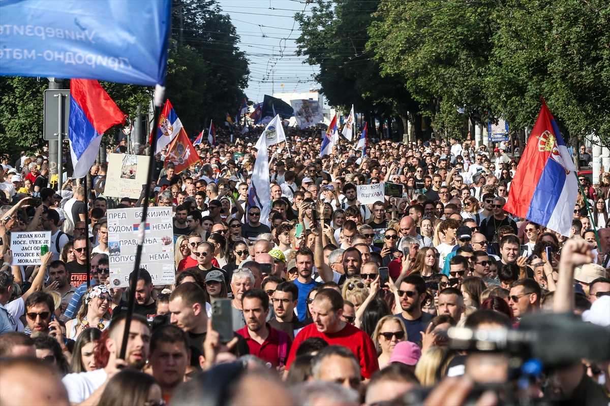 KAOS U BEOGRADU: Policija intervenirala na prosvjedu "Studenti pobjeđuju"