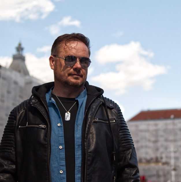 GLAZBENA POSVETA DOMOVINI: Anto Beko Hrvatima za Dan državnosti poklonio domoljubnu pjesmu “Crven, bijeli, plavi” Anto Beko promocija nove pjesme i video spota