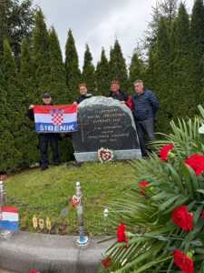 81. OBLJETNICA: Veleposlanik Glunčić položio vijence žrtvama Bleiburške tragedije i Križnog puta 81. OBLJETNICA: Veleposlanik Glunčić položio vijence žrtvama Bleiburške tragedije i Križnog puta
