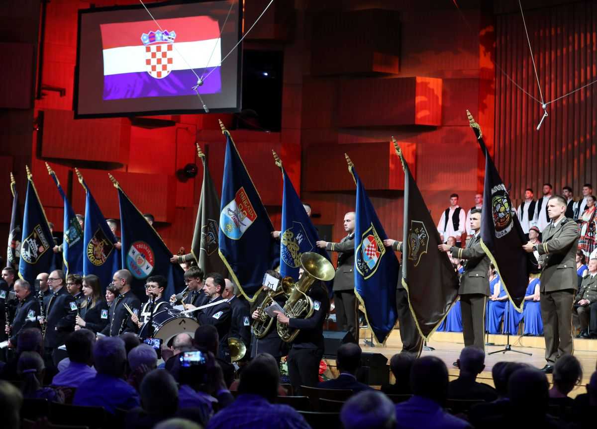 ZAGREB: Održana svečana akademija u povodu 35. obljetnice ustroja pričuvnih zagrebačkih brigada, Dana branitelja Grada Zagreba i Dana državnosti RH
