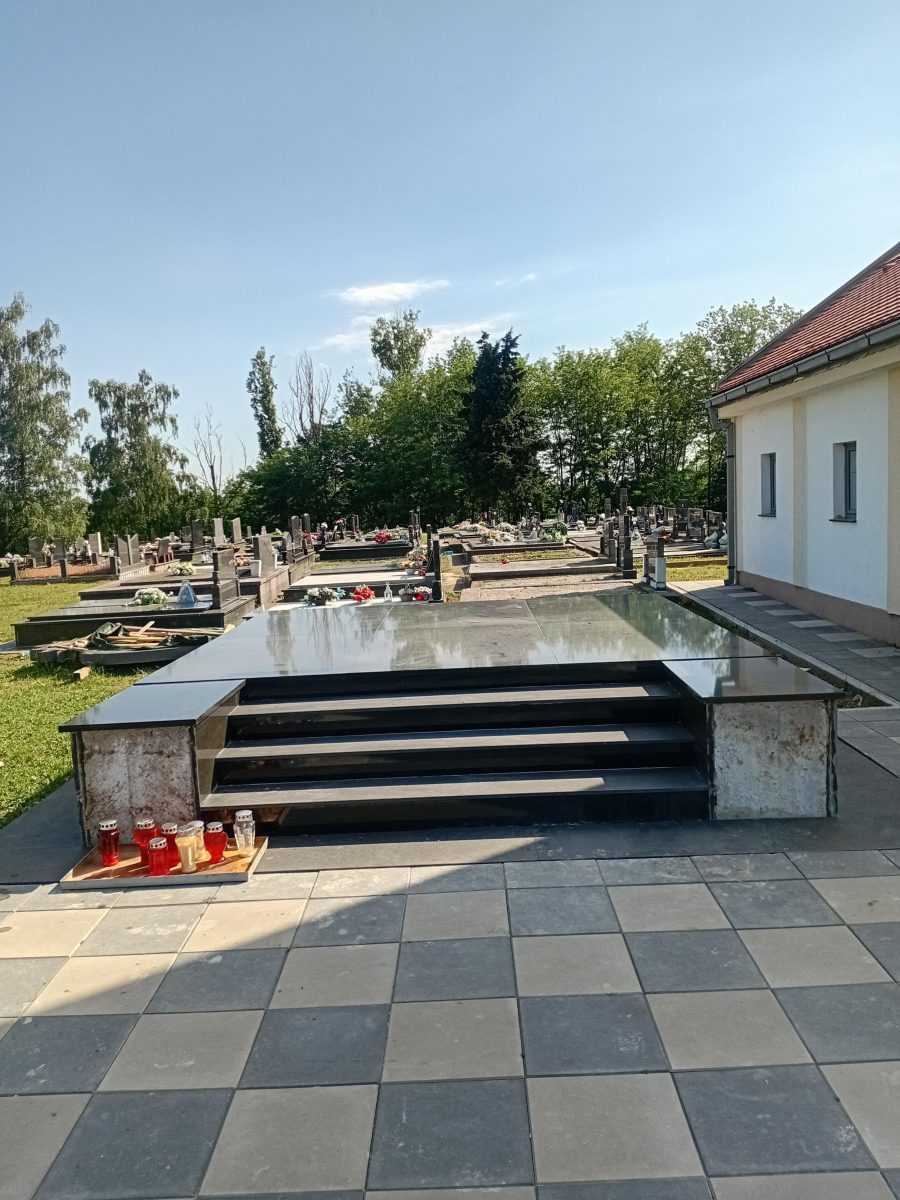 Uklonjen spomenik HVO-u u Derventi / Foto: HRS