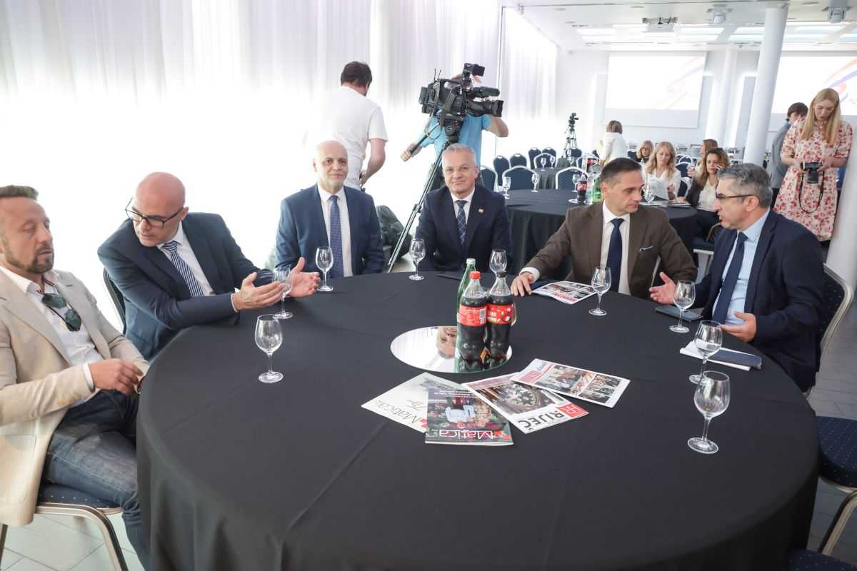 "BEZ JEZIKA NESTAJEMO KAO NAROD": Mediji Hrvata izvan RH važni su čuvari jezika i identiteta unatoč izazovima "BEZ JEZIKA NESTAJEMO KAO NAROD": Mediji Hrvata izvan RH važni su čuvari jezika i identiteta unatoč izazovima