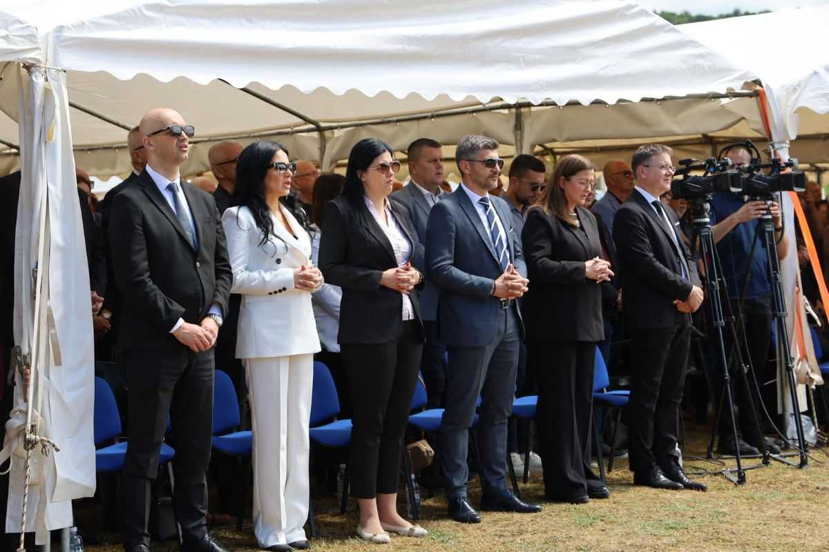 KOMEMORACIJA KOD STOCA: Na Radimlji odana počast žrtvama Križnog puta KOMEMORACIJA KOD STOCA: Na Radimlji odana počast žrtvama Križnog puta