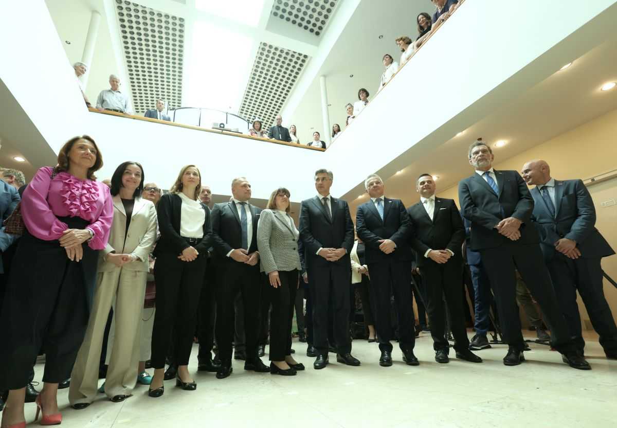 OTVOREN TJEDAN HRVATA IZVAN HRVATSKE: Tjedan otvoren izložbom „Nostalgija svjetlosti“ Virgilija Nevjestića jednoga od najvećih europskih grafičara 20. stoljeća