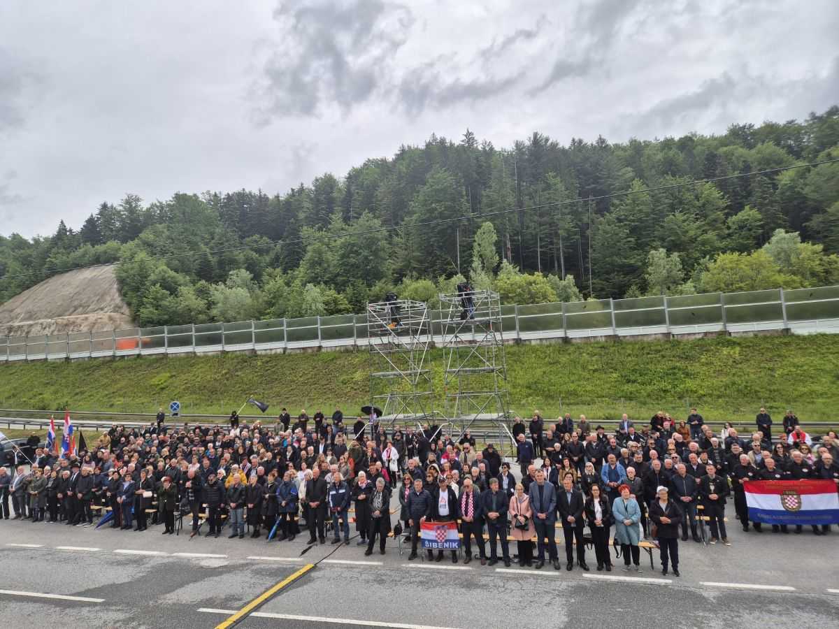 „ODRJEŠITE JEZIKE, OTVORITE ARHIVE I SKRIVENE SPISE“: Apel vojnog biskupa na 81. obljetnici Bleiburške tragedije „ODRJEŠITE JEZIKE, OTVORITE ARHIVE I SKRIVENE SPISE“: Apel vojnog biskupa na 81. obljetnici Bleiburške tragedije