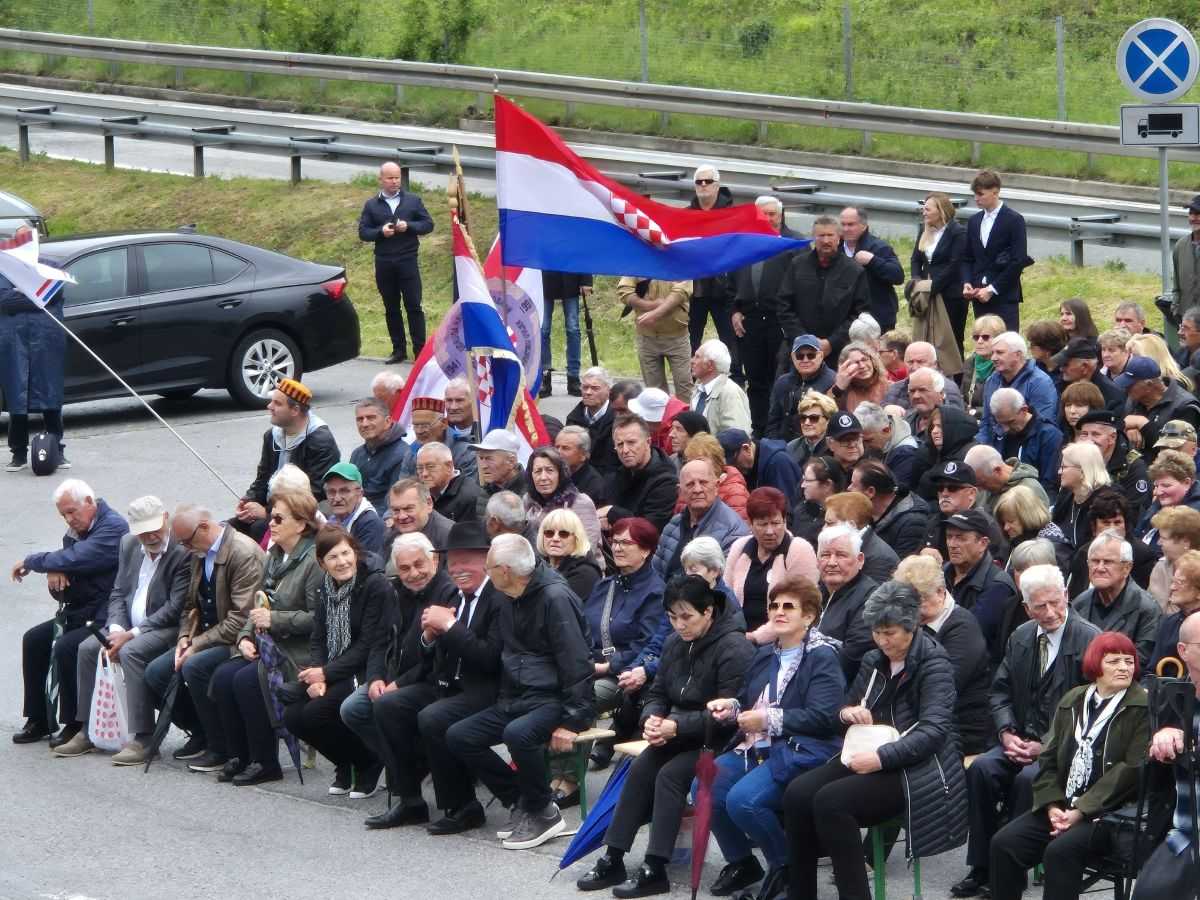„ODRJEŠITE JEZIKE, OTVORITE ARHIVE I SKRIVENE SPISE“: Apel vojnog biskupa na 81. obljetnici Bleiburške tragedije „ODRJEŠITE JEZIKE, OTVORITE ARHIVE I SKRIVENE SPISE“: Apel vojnog biskupa na 81. obljetnici Bleiburške tragedije