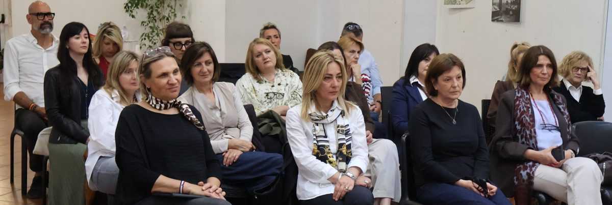 ROMAN KOJI JE PUBLIKU U RIMU OSTAVIO BEZ RIJEČI! “Ja šutjeti neću” – ispovijest Hrvata koji je otkrio tešku istinu