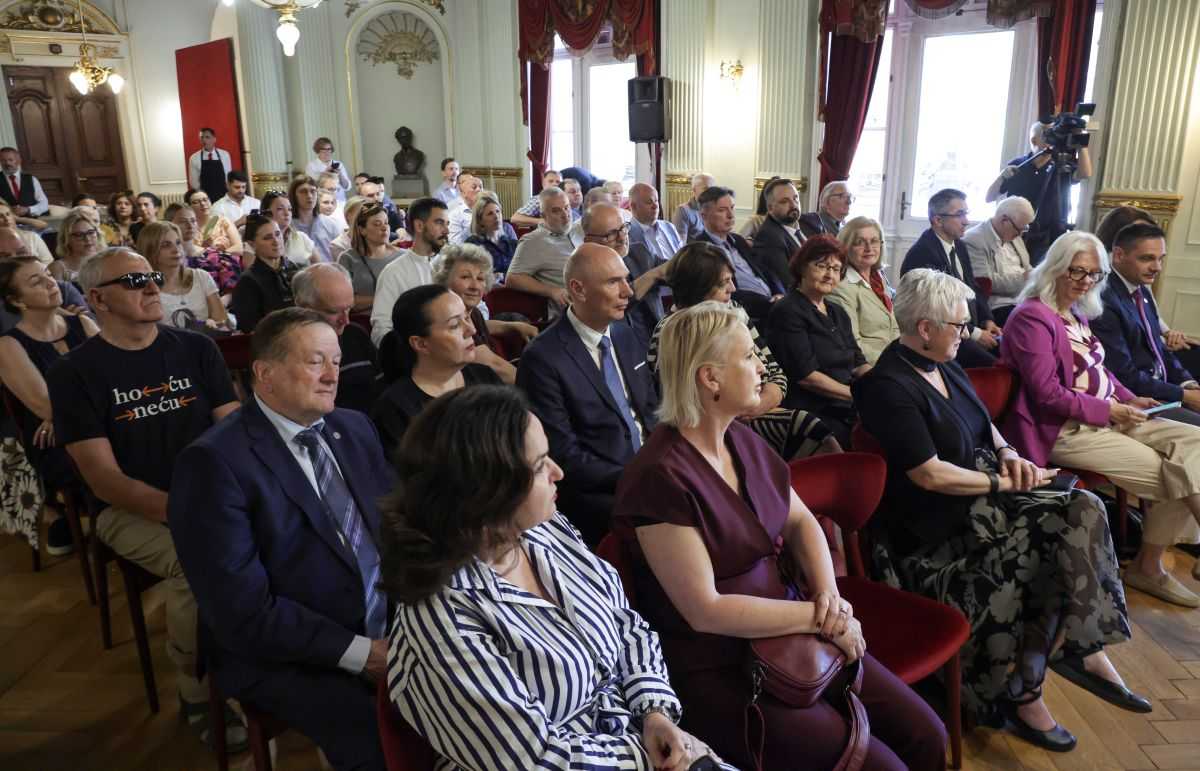 OKRUGLI STOL U ZAGREBU: Od BiH i Crne Gore do Njemačke i Kanade – kako Hrvati izvan domovine čuvaju svoj jezik
