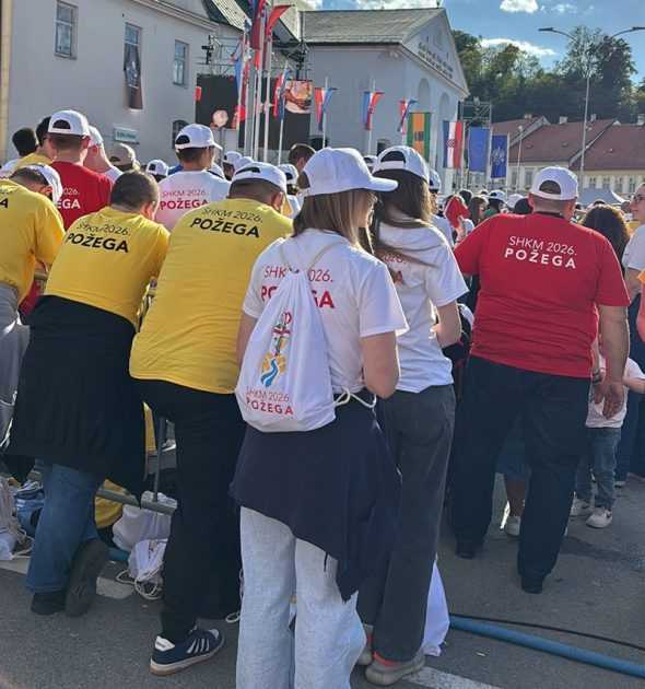 RADOSNA MLADOST: Fra Marinko Vukman predvodio mlade Sinjane u Požegu i Kaptol RADOSNA MLADOST: Fra Marinko Vukman predvodio mlade Sinjane u Požegu i Kaptol