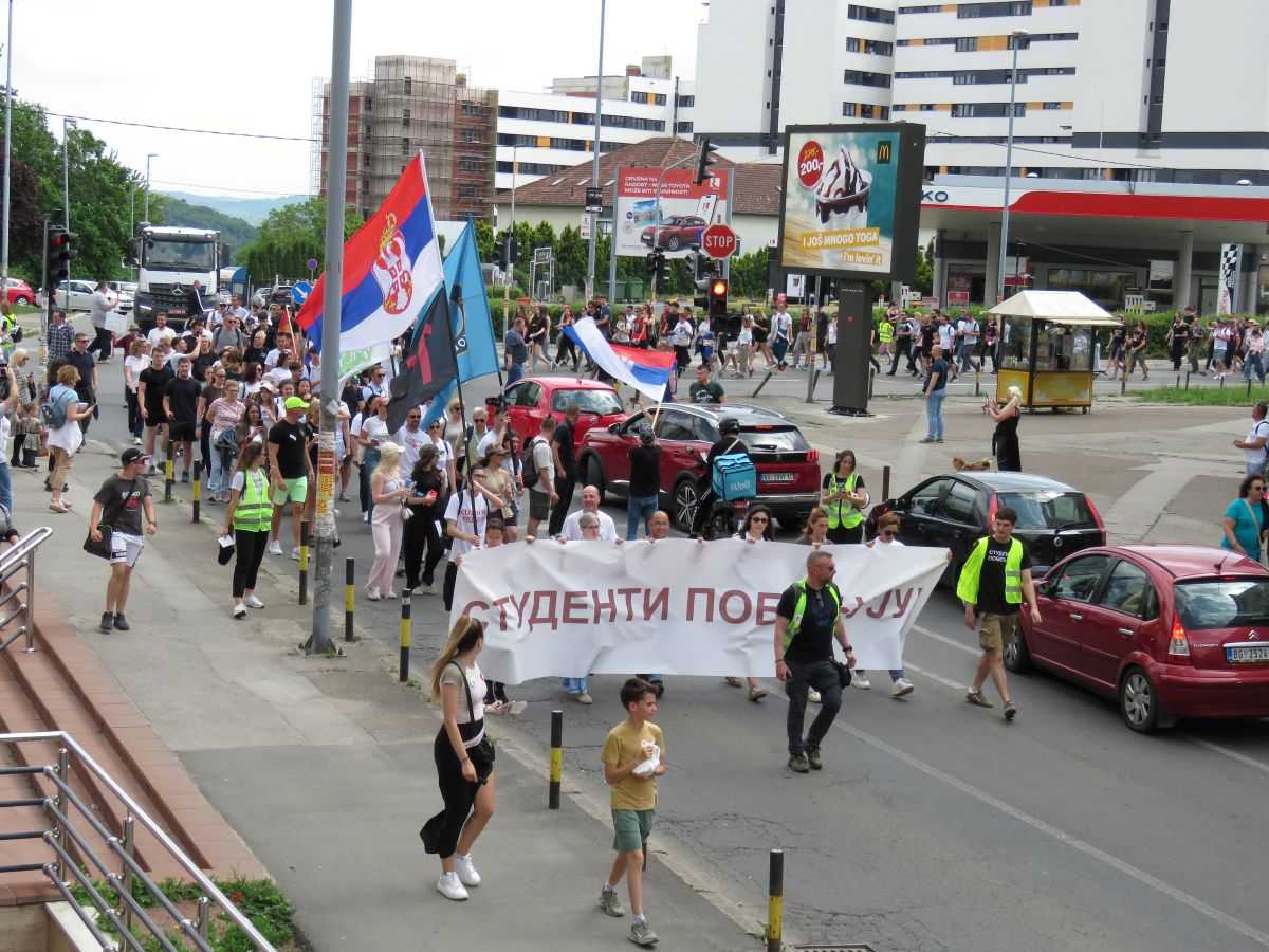 KAOS U BEOGRADU: Policija intervenirala na prosvjedu "Studenti pobjeđuju"