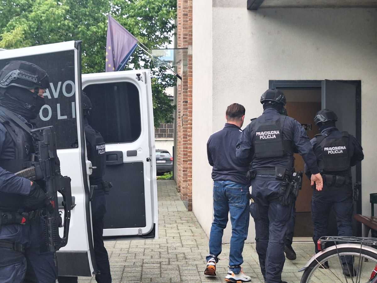 Policija dovodi na sud Srđana Mlađana / Foto: Hina