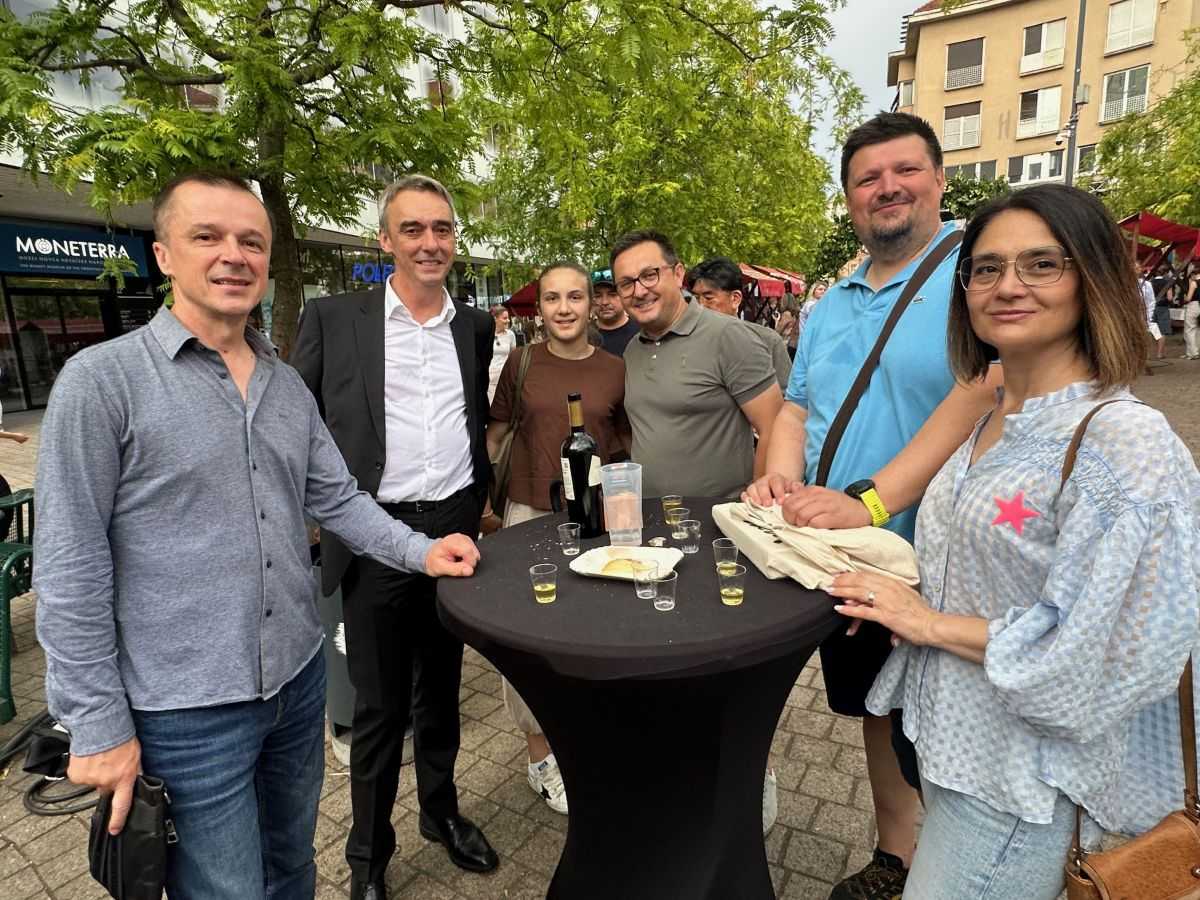 ŠETNICA KULTURE U ZAGREBU: Veliki interes za autohtone proizvode i tradiciju Hrvata iz Bosne i Hercegovine