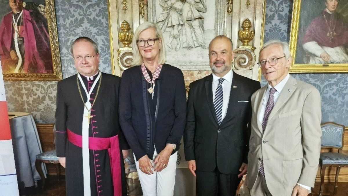 BEČ: Bivšoj šefici austrijske diplomacije Ursuli Plassnik uručeno odličje “Red kneza Trpimira s ogrlicom i Danicom”