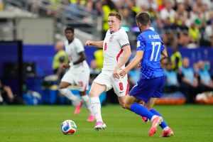 SLAVLJE ENGLEZA: Vatreni pali u drugom poluvremenu, Livaković spašavao od većeg poraza