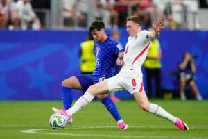 SLAVLJE ENGLEZA: Vatreni pali u drugom poluvremenu, Livaković spašavao od većeg poraza