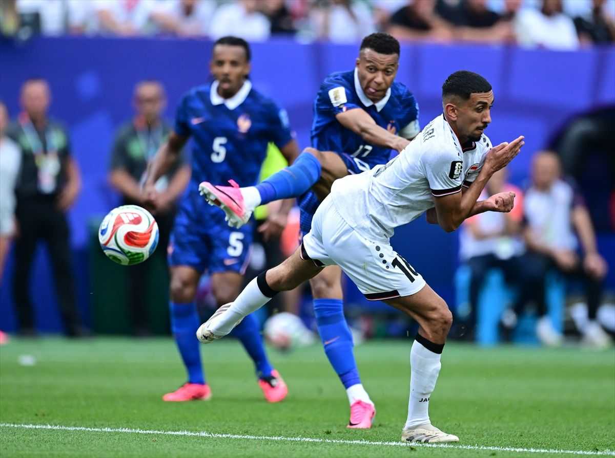 SP: Francuska s 2 pogotka Mbappea i grmljavinski prekid s 3:0 pobijedila Irak