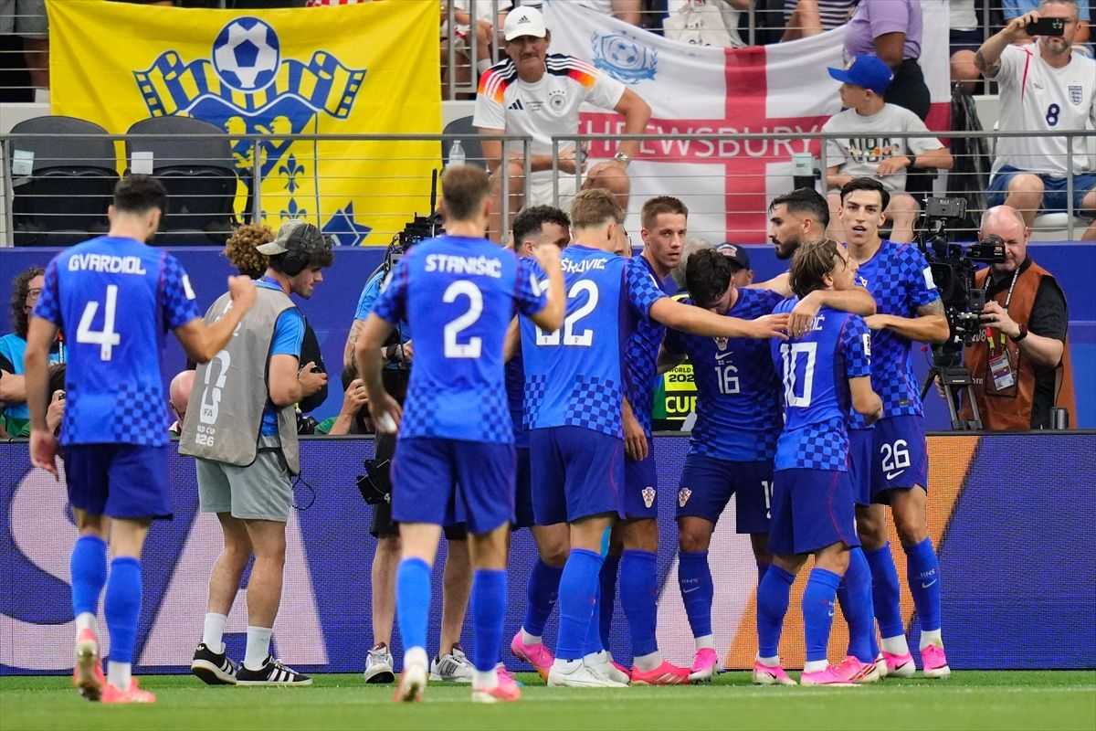 SLAVLJE ENGLEZA: Vatreni pali u drugom poluvremenu, Livaković spašavao od većeg poraza