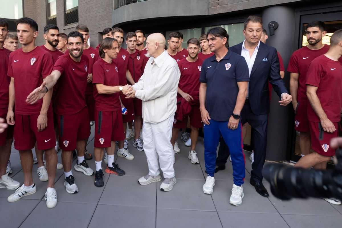 "CROATIA IN THE GAME": S "Vatrenima" u Aleksandriji i John Malkovich, proslavljeni glumac hrvatskog podrijetla "CROATIA IN THE GAME": S "Vatrenima" u Aleksandriji i John Malkovich, proslavljeni glumac hrvatskog podrijetla