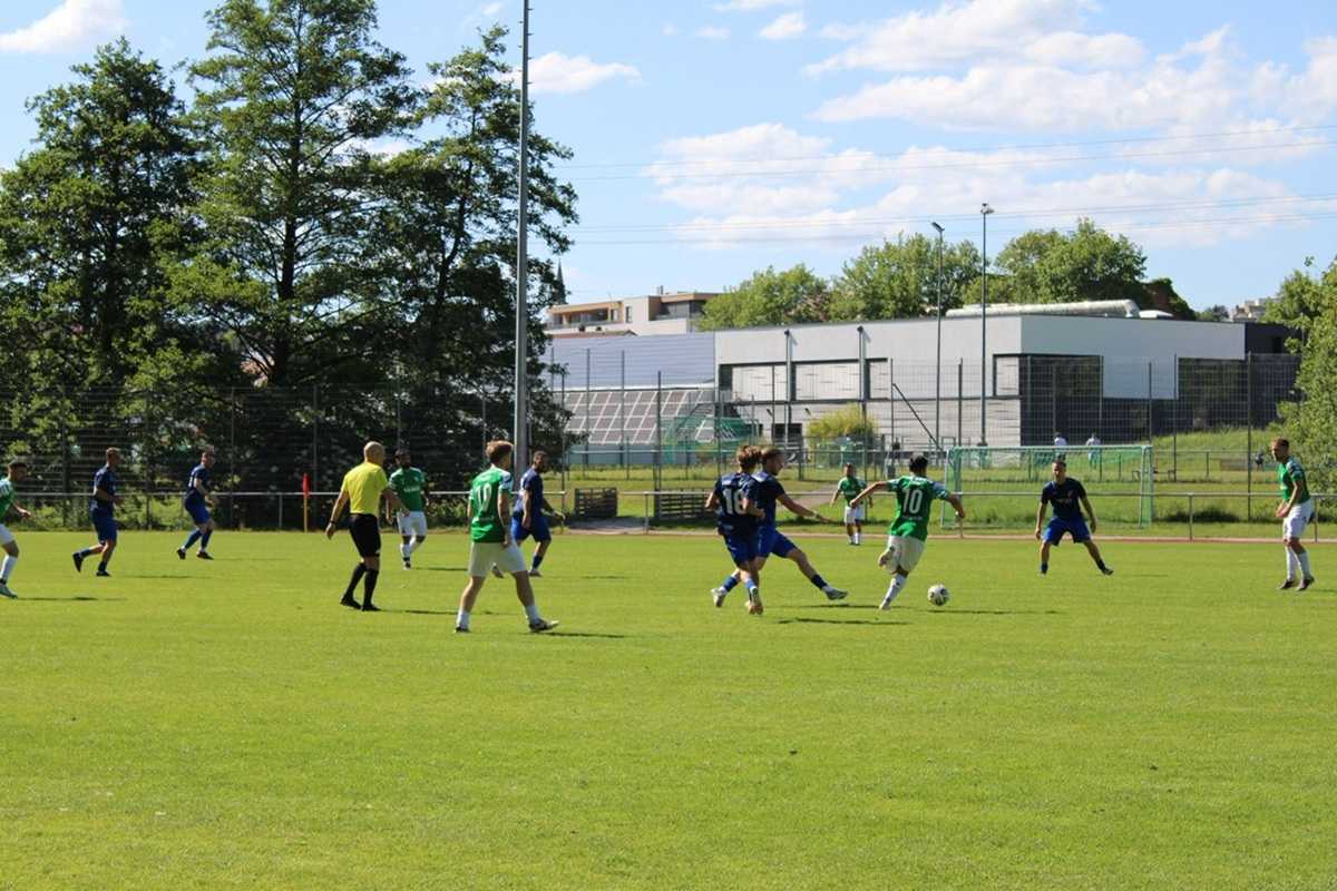 VELIKO SLAVLJE HRVATSKOG KLUBA NA JUGU NJEMAČKE: Croatia Singen ostvarila najveći uspjeh u 55 godina postojanja Detalj s utakmice VFR Stockach-Croatia Singen / Foto: Fenix (Anamarija Zečević)