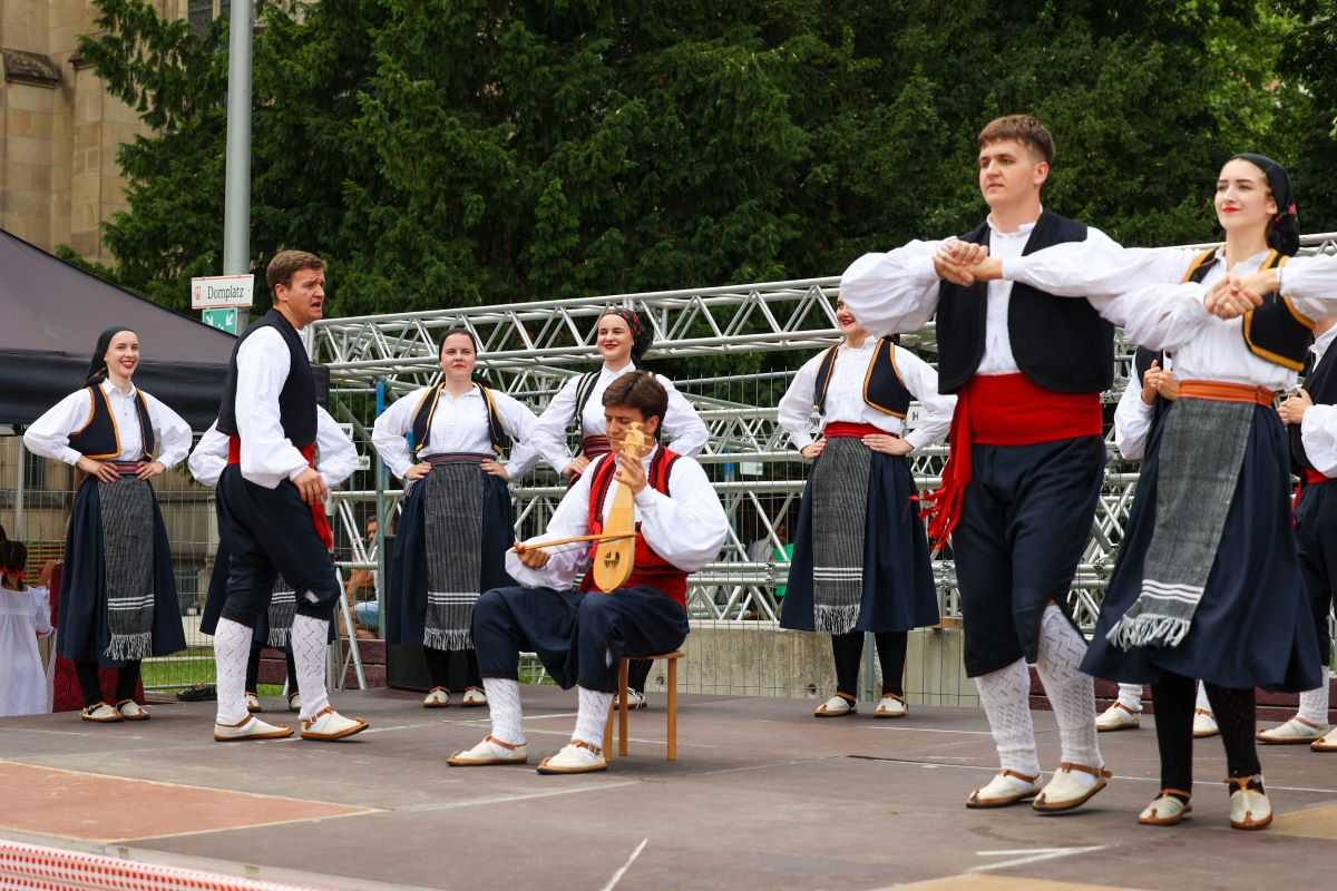 TRI VELIKA JUBILEJA HRVATA U GORNJOJ AUSTRIJI: Od prvih misa za hrvatske izbjeglice do 80 godina dušobrižništva TRI VELIKA JUBILEJA HRVATA U GORNJOJ AUSTRIJI: Od prvih misa za hrvatske izbjeglice do 80 godina dušobrižništva
