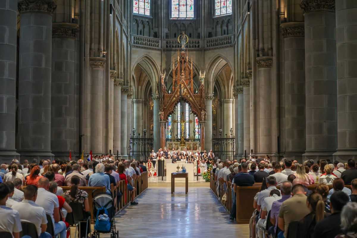 TRI VELIKA JUBILEJA HRVATA U GORNJOJ AUSTRIJI: Od prvih misa za hrvatske izbjeglice do 80 godina dušobrižništva U Linzu proslavljeno 80 godina hrvatske katoličke dušobrižničke službe u Gornjoj Austriji / Foto: Fenix (Željko Jakovljević)