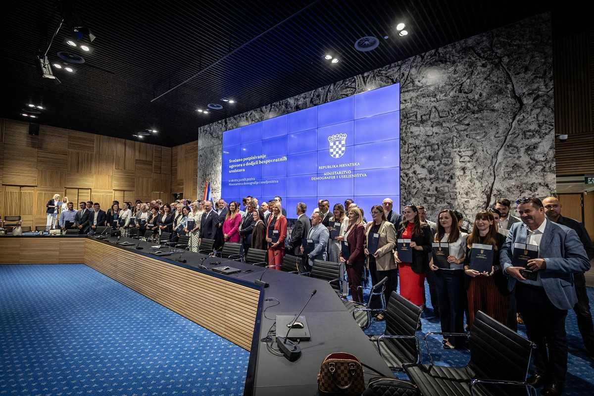 Ministarstvo demografije dodijelilo 177 ugovora za vrtiće i igrališta u šest županija / Foto: Hina