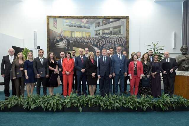 PONOS LIVNA: Dvojica Livnjaka dobila prestižne nagrade za znanost u Republici Hrvatskoj Uručenje nagrada / Foto: Hrvatski sabor