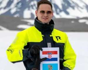 S HAJDUKOVIM GRBOM „NA VRHU SVIJETA“: Martin Mitrović po drugi put na Sjevernom polu
