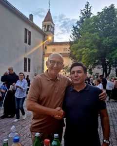 "MISLI IZ RAZGOVORA": U Drumu kod Imotskog predstavljena knjiga fra Vuka Buljana, voditelja HKM Köln "MISLI IZ RAZGOVORA": U Drumu kod Imotskog predstavljena knjiga fra Vuka Buljana, voditelja HKM Köln
