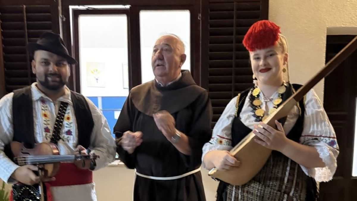 ODŽAK: Promocija knjige fra Vlade Ereša „Radosno u novi dan“ ODŽAK: Promocija knjige fra Vlade Ereša „Radosno u novi dan“