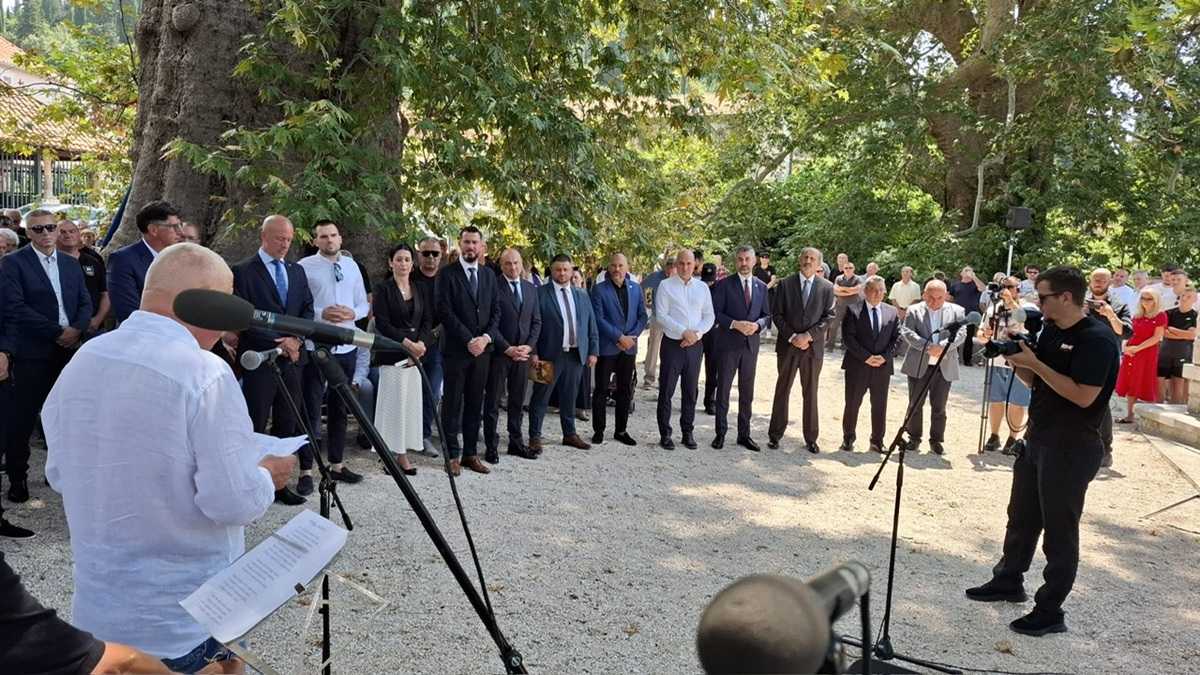 Sjećanje na 36 poginulih hrvatskih branitelja imotske krajine / Foto: Fenix( Josip Čenic)