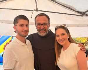 SLAVLJE U GRADCU KOD NEUMA: Fra Danijel Sentić predvodio Mladu misu i ispisao povijest svoje župe SLAVLJE U GRADCU KOD NEUMA: Fra Danijel Sentić predvodio Mladu misu i ispisao povijest svoje župe