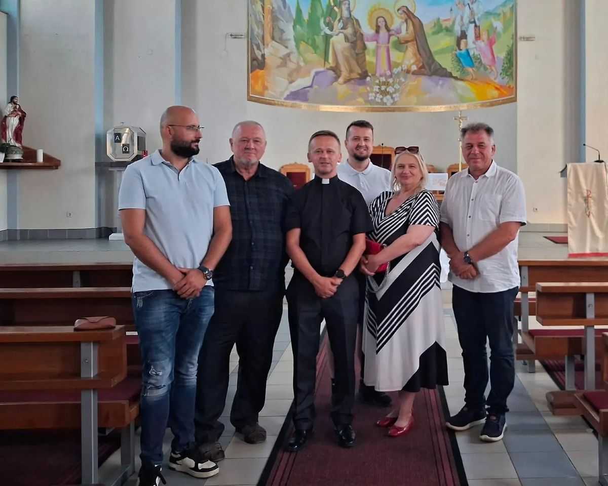 KOMUŠINA: Obilježena obljetnica stradanja Hrvata grada Teslića i okolice